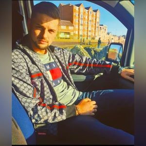 Meet your Posher, Macauley